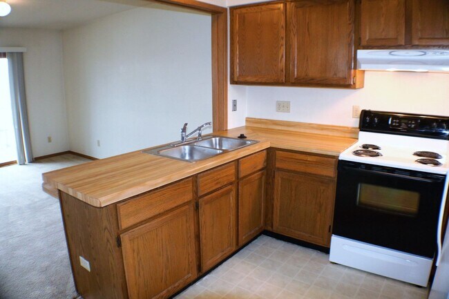 Foto del edificio - $850 | 2 Bedroom, 1 Bathroom Condo | Cat F...