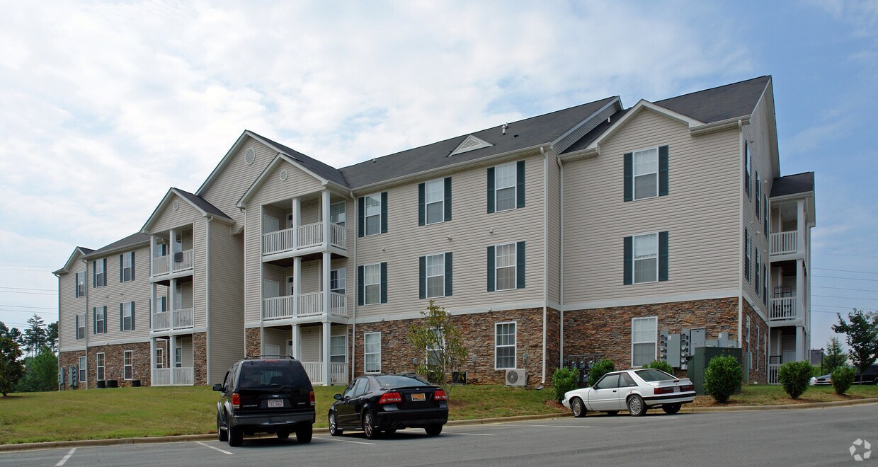 Windemere Condominiums Apartments in Burlington, NC