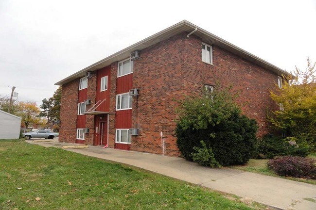 Building Photo - 515 W Monroe St