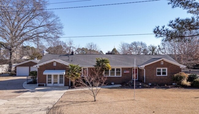 Building Photo - 1404 Shelton Rd
