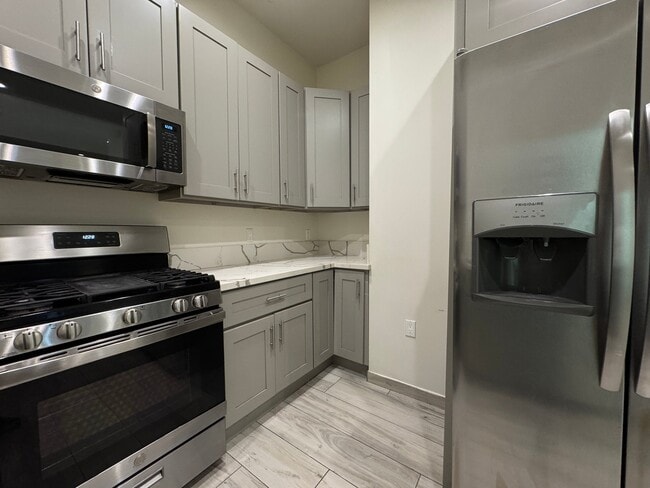 Building Photo - 14224 Friar St