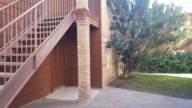 Foto del edificio - 9802 Cantera Ct