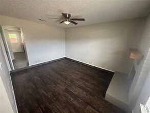 Building Photo - 726 Bluebonnet Dr