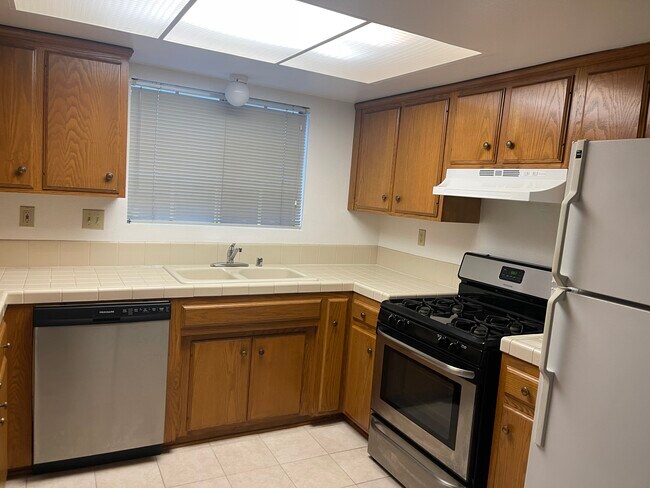 Foto del edificio - 215 W Lemon Ave