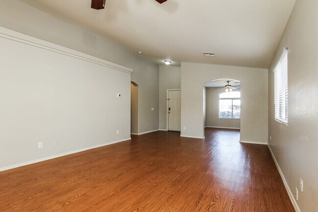 Foto del edificio - 3329 W Wayland Dr