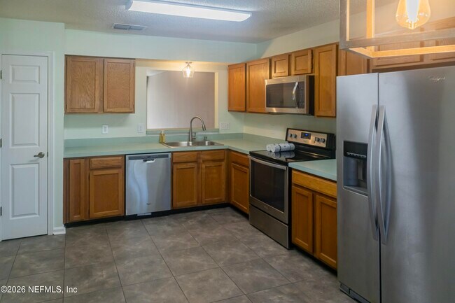 Foto del edificio - 1714 Ashmore Green Dr