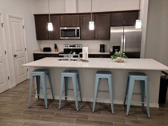 Foto del edificio - 8 Serenade Pl