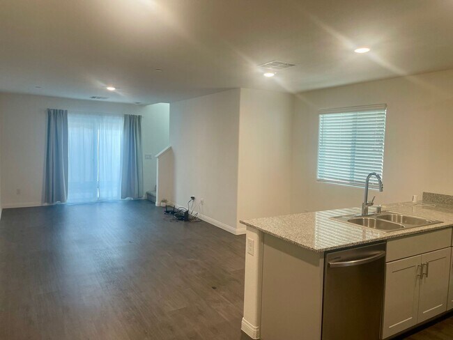 Foto del edificio - 12243 Radiant Sunrise Rd