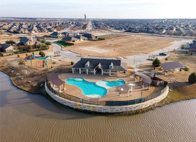 Foto del edificio - 3020 Oakcrest Dr