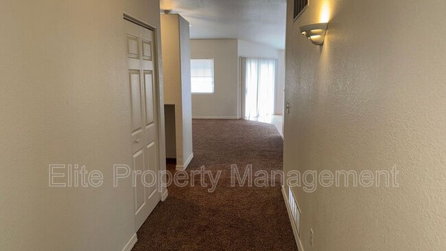 Building Photo - 173 S Stardust Ct