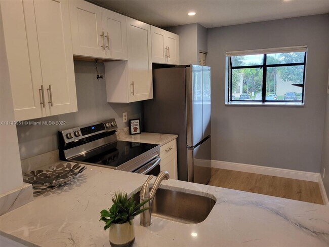 Building Photo - 1234 S Military Trail