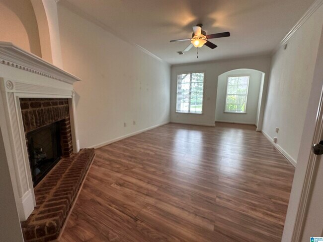 Foto del edificio - 1033 Ashwood Dr
