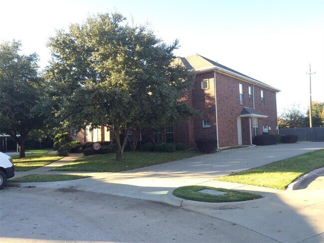 Foto del edificio - 121 Wildwood Ct