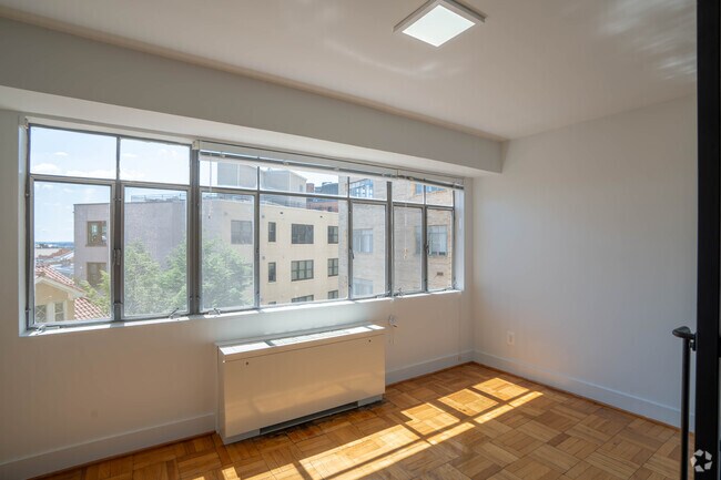 Estudio – 441 pies cuadrados - Gelmarc Towers