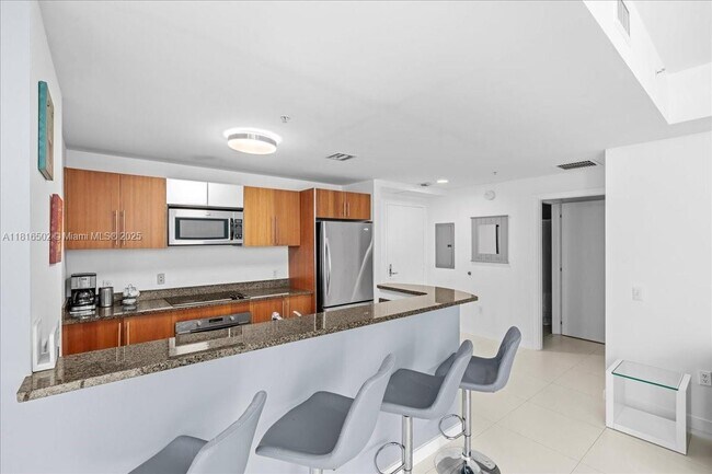 Foto del edificio - 300 S Biscayne Blvd