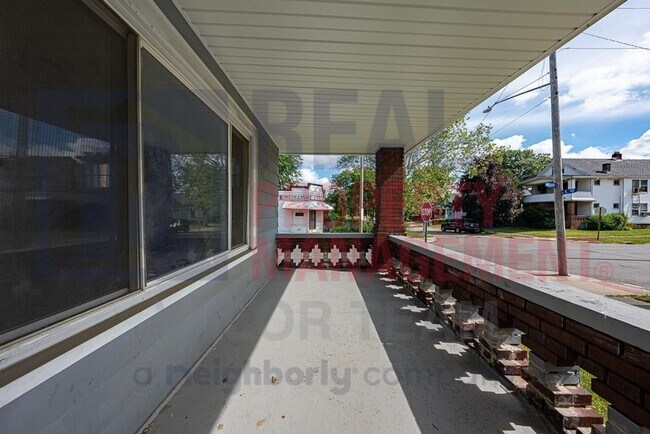 Foto del edificio - 3872 E 112th St