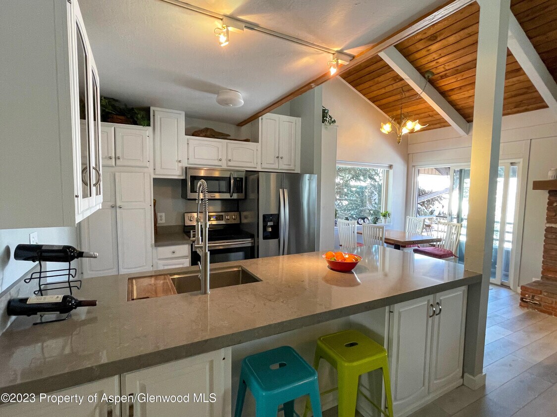 Foto principal - 35 Lower Woodbridge Rd