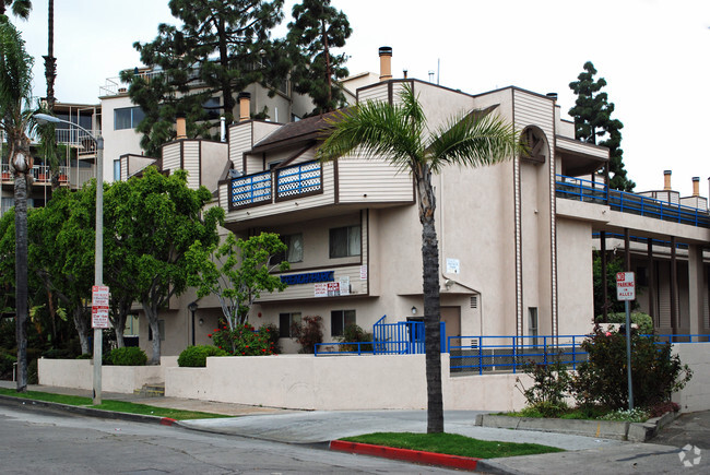 Building Photo - French Park Apartments