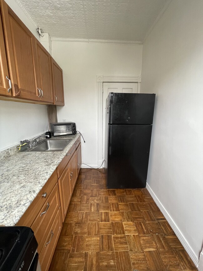Building Photo - 345 52nd St