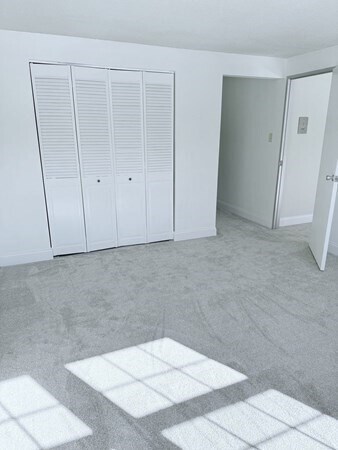 Building Photo - 221 Rock St