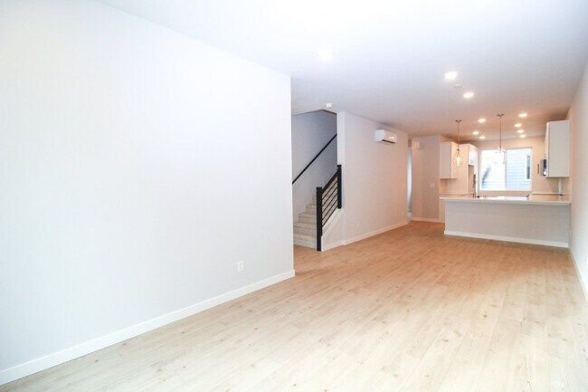 Building Photo - Brand New, Beautiful and Modern 2-Bedroom ...