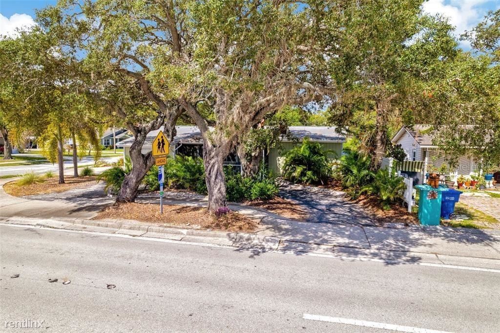 4 br, 3 bath House 675 Clearwater Largo House for Rent in Largo