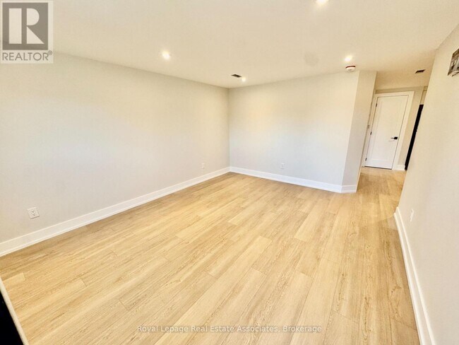 Building Photo - 246 Marlborough St