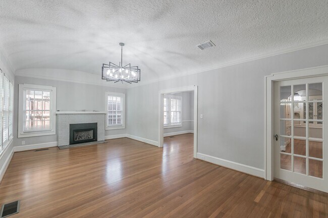 Foto del edificio - WONDERFUL BERKELEY LOCATION!  Immaculate One Story Craftsman!
