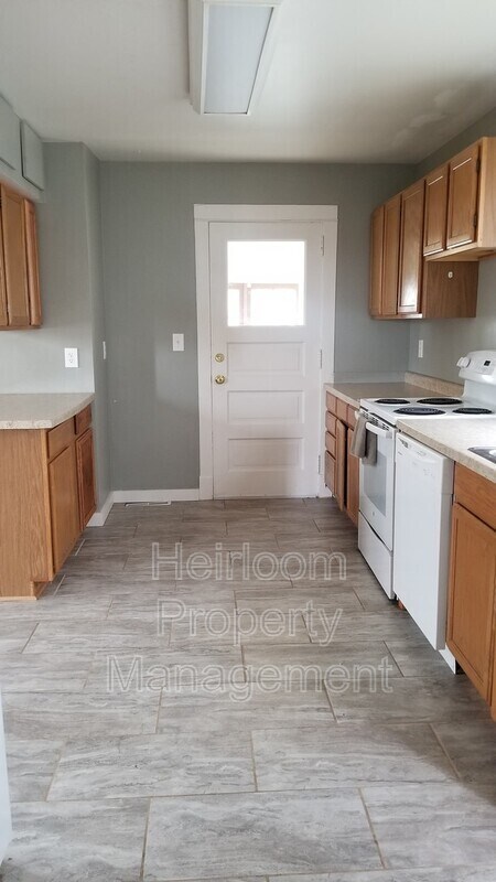 Foto del edificio - 421 N 13th Ave E