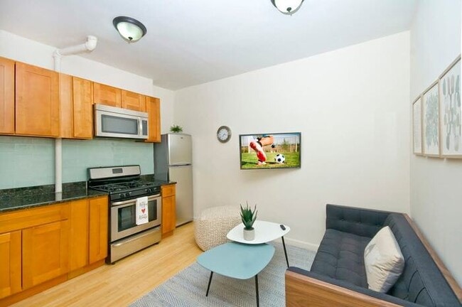 Building Photo - 102-1A Best Value 2BR Apt Near Central Park