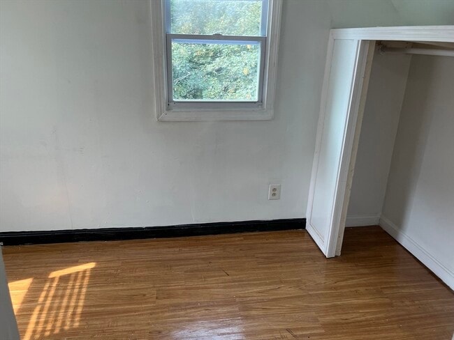 Building Photo - 28 Haslet St