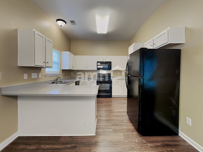 Foto del edificio - 2010 Cornflower Ln