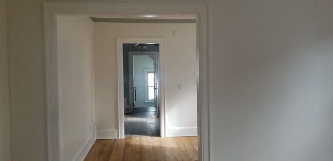 Foto del edificio - 2222 N Holton St