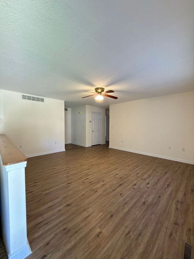 Building Photo - 1485-MF2-E3