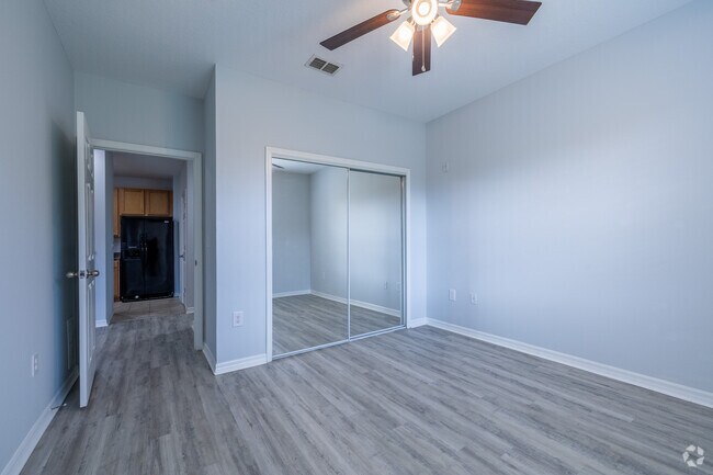 2 habitaciones, 2 baños - 1200 pies cuadrados - Segundo dormitorio - Summerhill at Meadowcrest