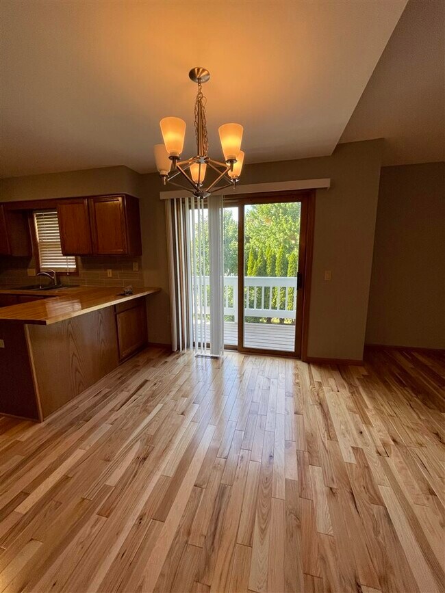 Foto del edificio - 6214 Westin Dr