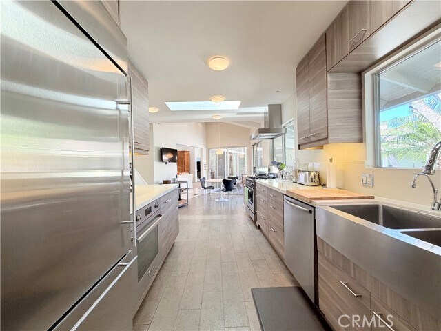 Building Photo - 2490 Monaco Dr