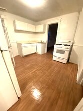 Building Photo - 526 E 22nd St