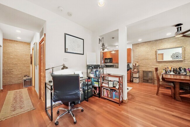 Room for an office nook - 1332 W Estes Ave
