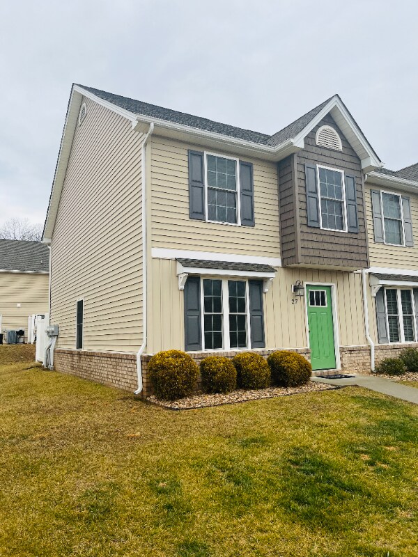 Foto del edificio - 27 Squire Cir