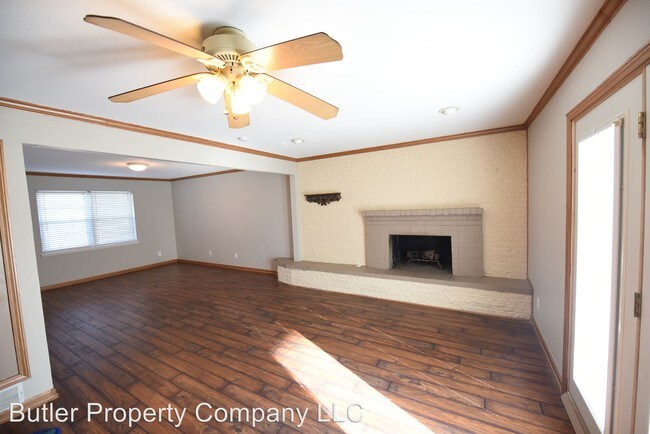 Building Photo - 8636 Strathmore Dr