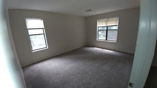 Building Photo - Nice 2 bedroom 2 bath condo - Great Location