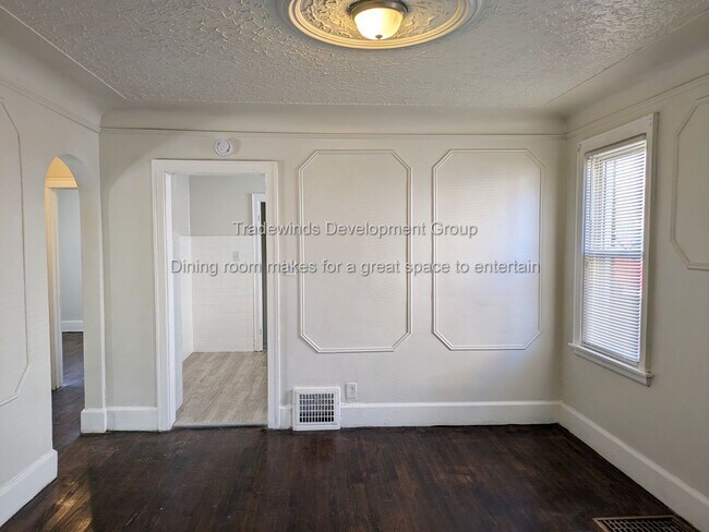 Foto del edificio - 9171 Bishop-4BR Bungalow - Hardwoods/Updated Kitchen - Yorkshire Woods - 48224