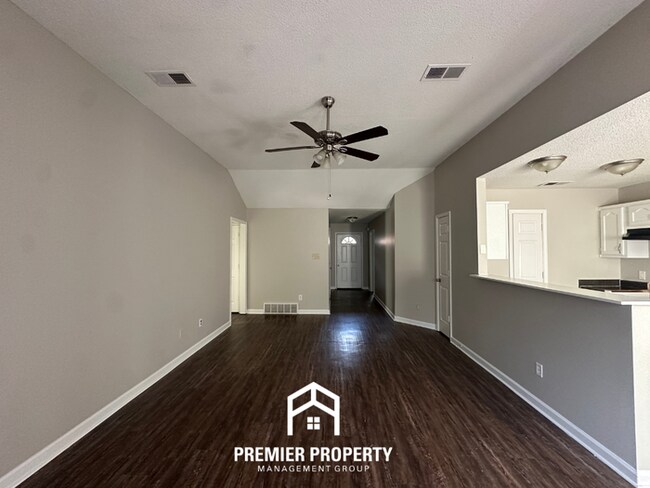 Foto del edificio - 2828 Breezy Ridge Trail