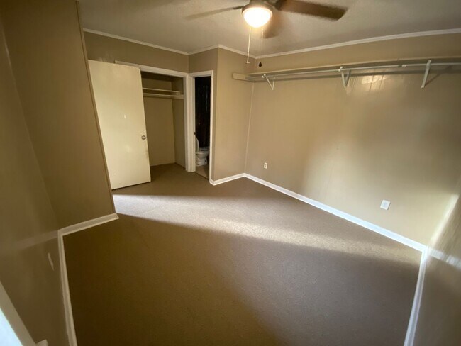 Building Photo - 1 Bed/1 Bath Apt. for lease, 1116 Booth Ro...