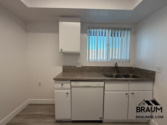 Foto del edificio - 4638 Tilden Ave