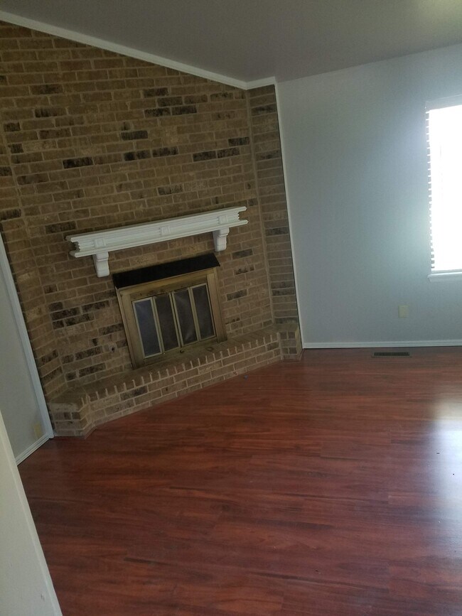 Building Photo - 13105 Eastridge Dr