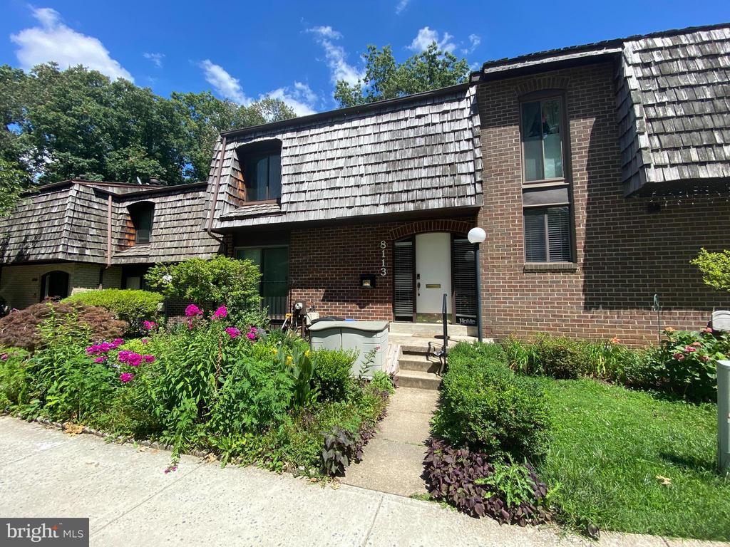 Foto principal - 8113 Inverness Ridge Rd