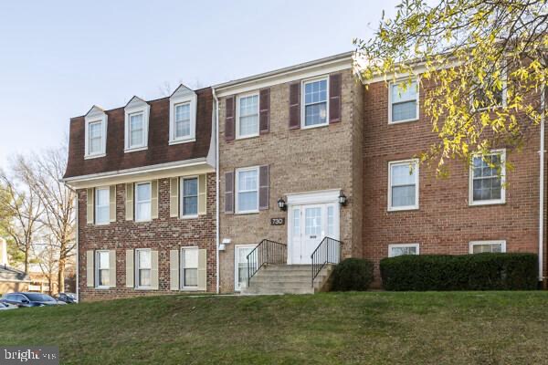 Foto principal - 730 Quince Orchard Blvd