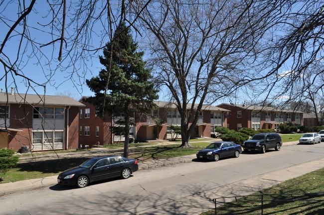 Building Photo - Hilltop Apartments